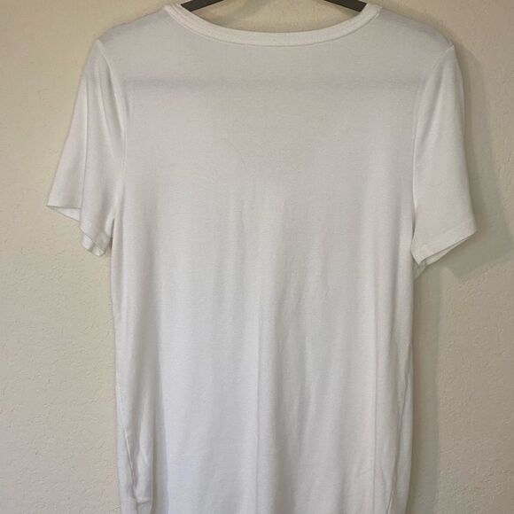 a new day V-neck Graphic Tee - Picture 4 of 6